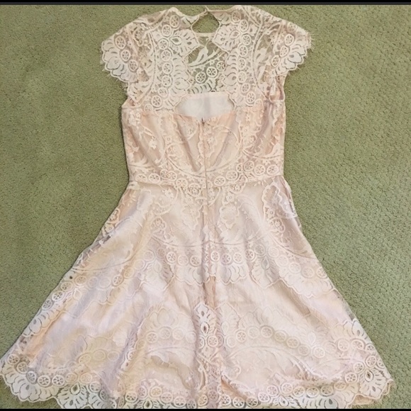 BB Dakota Rihanna pink lace cocktail dress - Picture 2 of 2